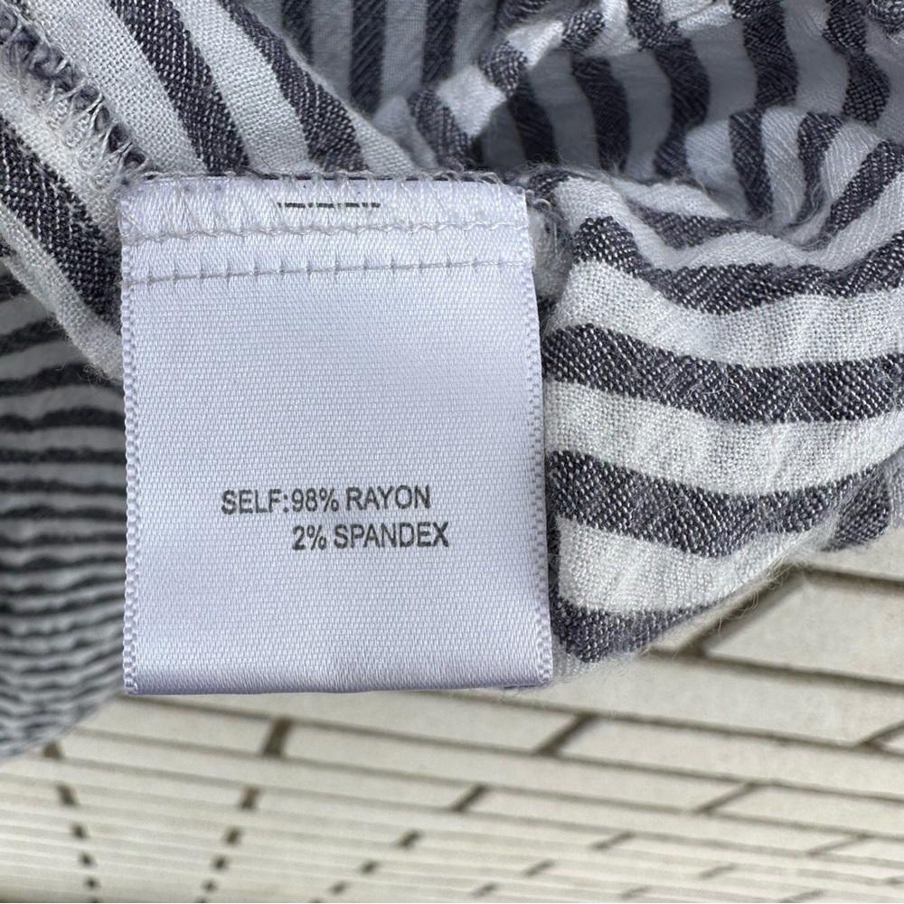Jane and Delancey Gray White Stripe Buttondown Hi Low Tunic Rayon L - Picture 6 of 9
